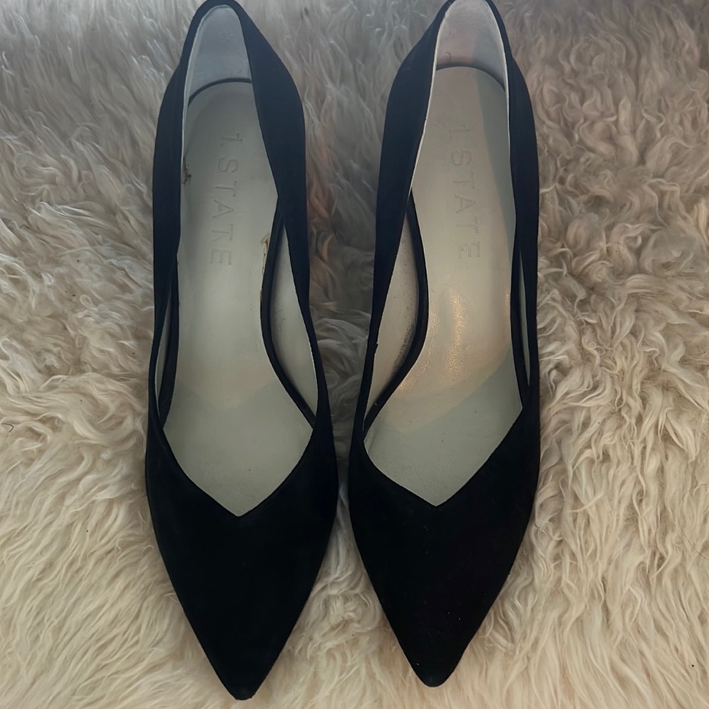 Black suede pointed toe block heel